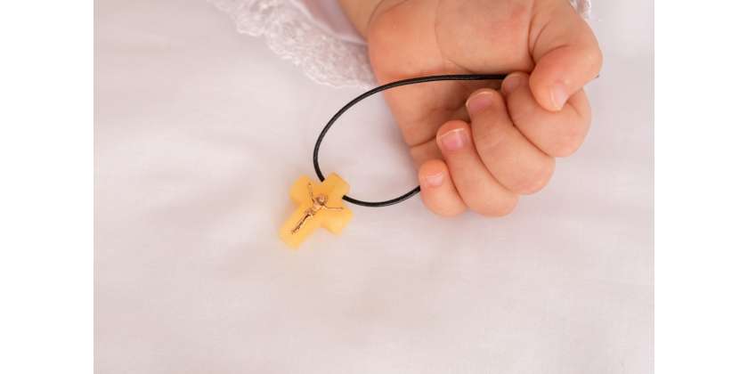 Можно ли золотой крестик на крестины?- полезные статьи на самые интересные темы о крещении ребенка на сайте интернет магазина Battesimo Boutique